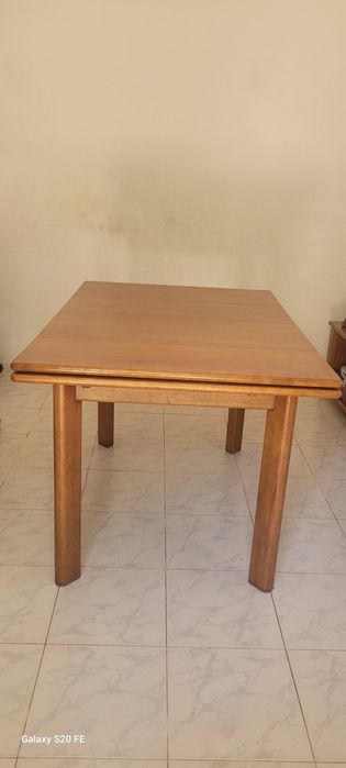 Mesa de jantar grande até 6 lugares