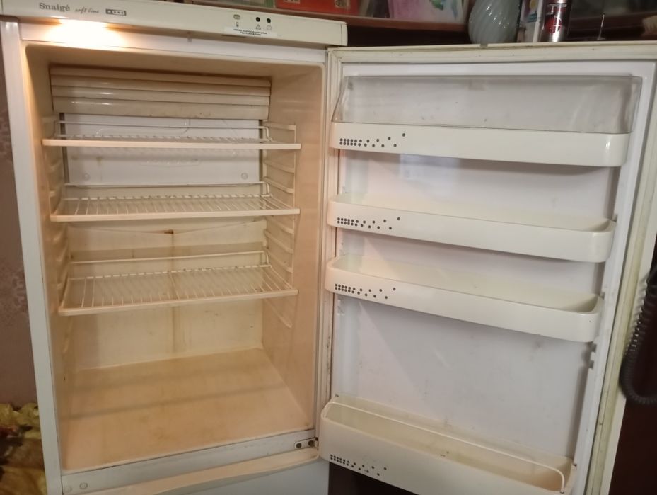 Двухкамерный холодильник "snaige"