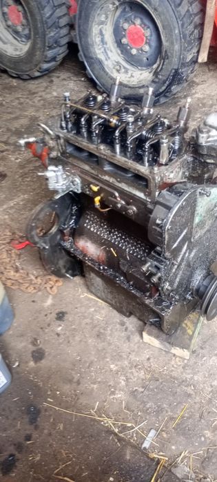 Silnik 3p Perkins w całości lub na części