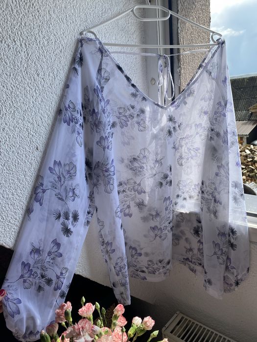 Koszula mgiełka biała w fioletowe kwiaty, wiosenna, papaya, r. 42/XL