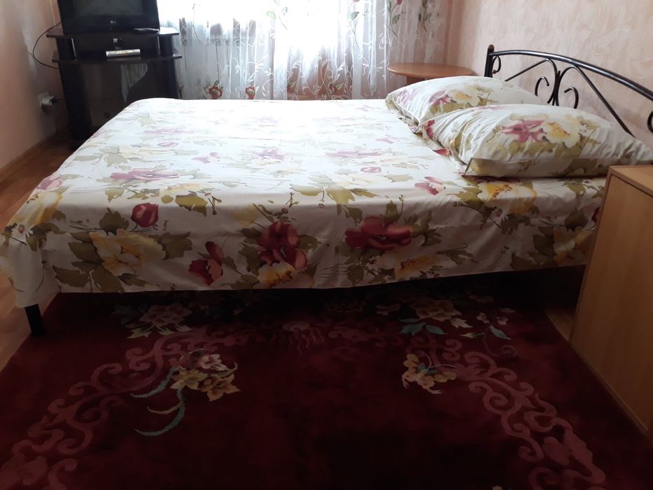 Подобова аренда квартири в самому центрі Львівська біля Михайлівської