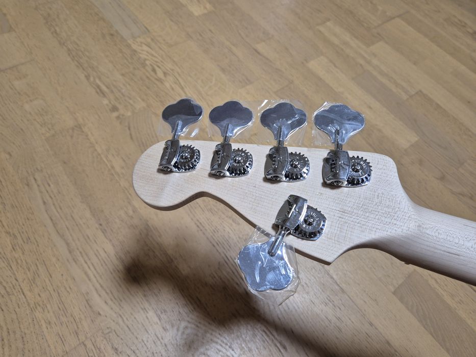 Fender American Ultra II Jazz Bass V Neck Tuners гриф баснитара колки