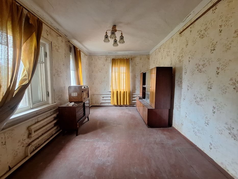 Будинок 90 м+9 с  біля 7 школи міські комунікації м.Бориспіль
