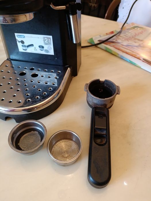 Кавоварка ріжкова delonghi