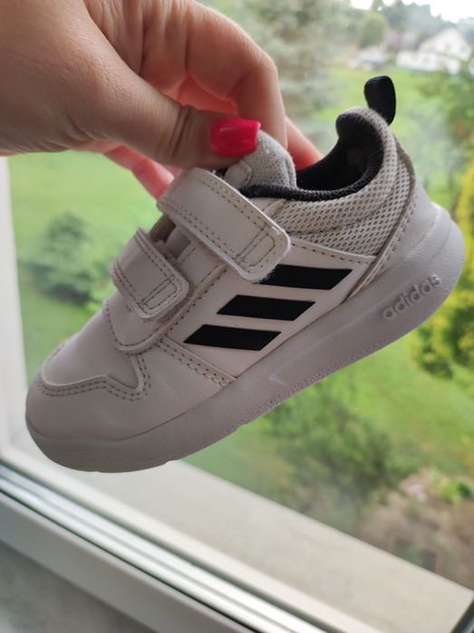 Buty dziecięce Adidas 24