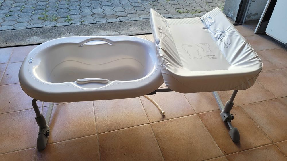 Banheira bebé com fraldário