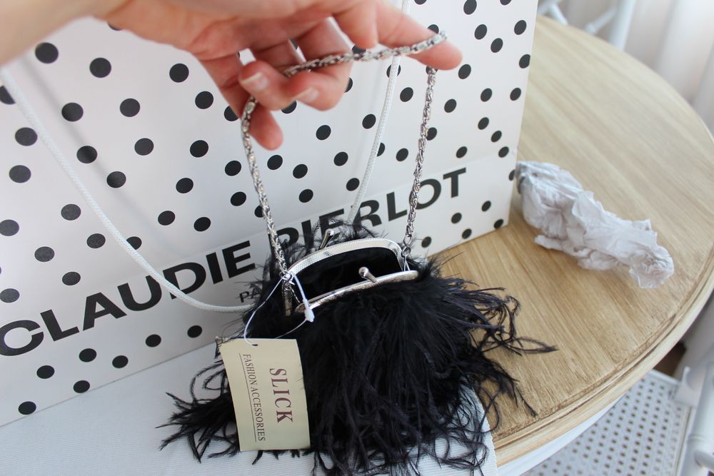 Pochet / Clutch com penas pretas, nova, com etiqueta