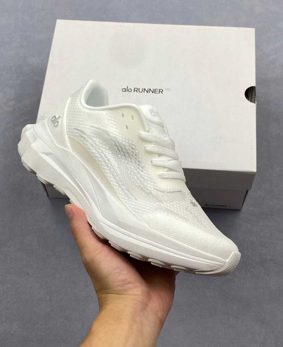 Alo yoga Alo Runner кроссовки женские белые новые мужские унисекс