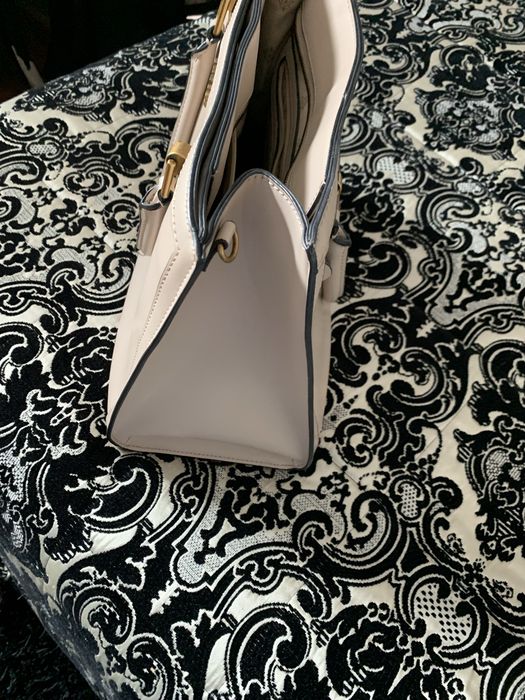Mala Guess beje original