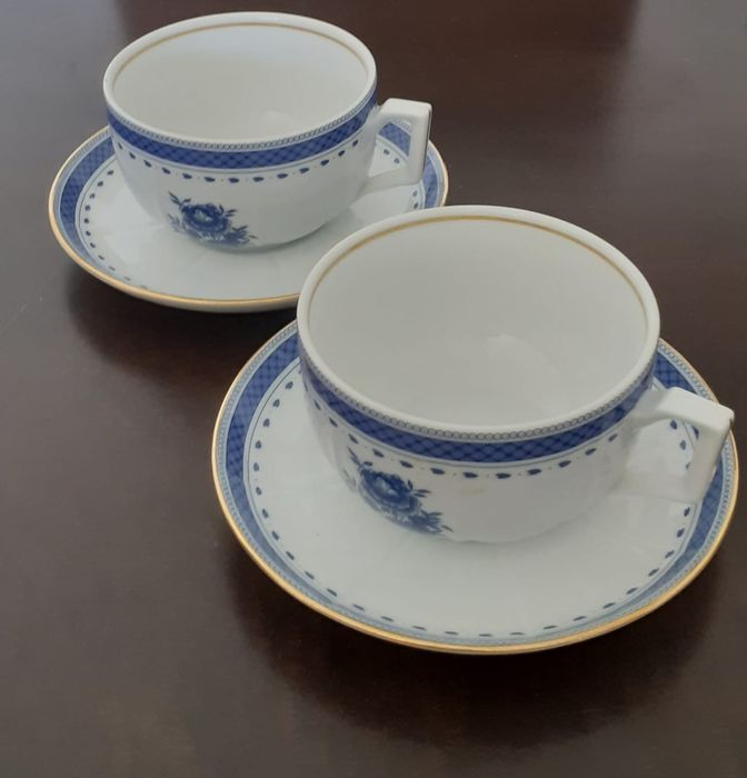 Vista Alegre 2 Almoçadeiras com pires ( cozinha Velha)