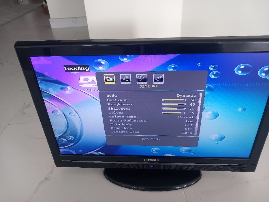 Hitachi LCD  tv 22 polegadas  com dvd