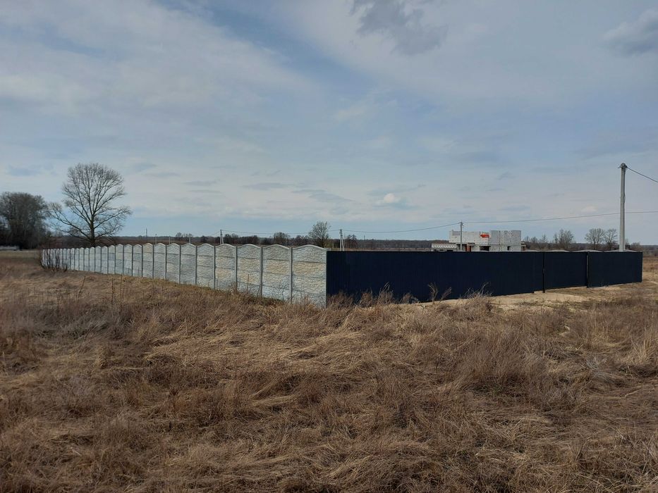 Продам ділянку с.Количівка 10км від Чернігова біля Десни, комунікації.