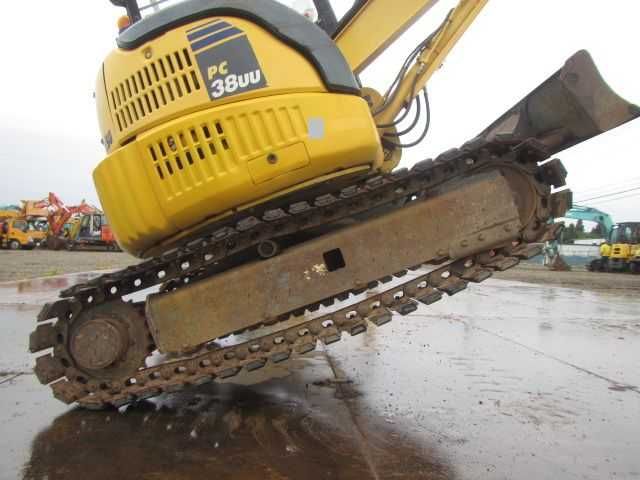Экскаватор гуеничный Komatsu PC38UU-5