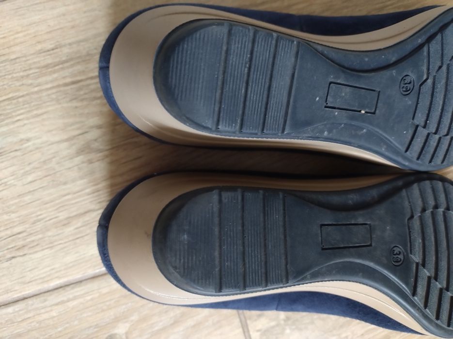 Półbuty na koturnie Lasocki