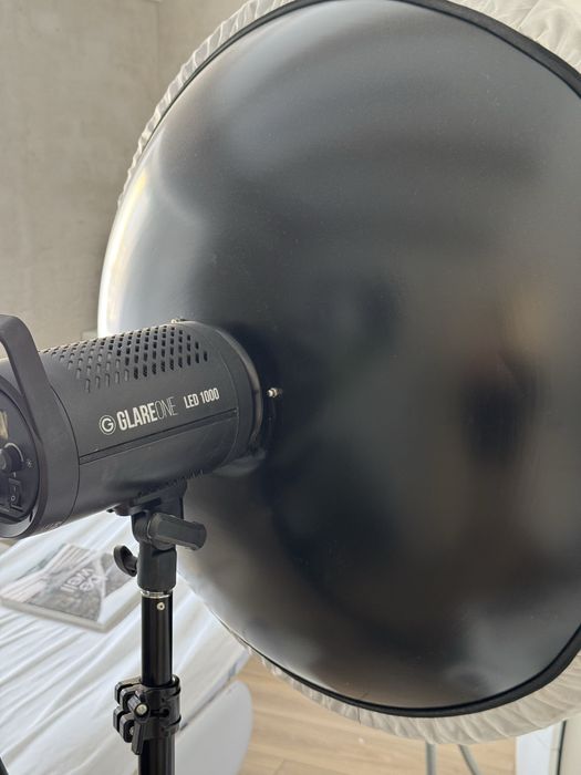 Glareone LED 1000 + beauty dish, czasza i statyw, mega zestaw