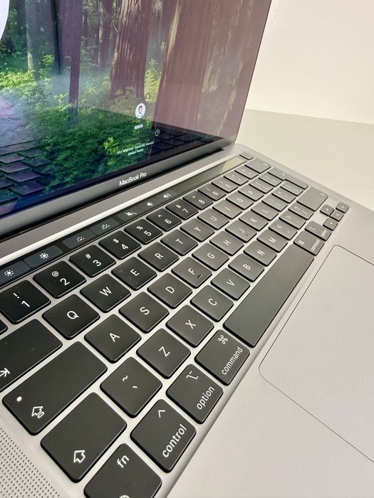 Macbook Pro M2 2022