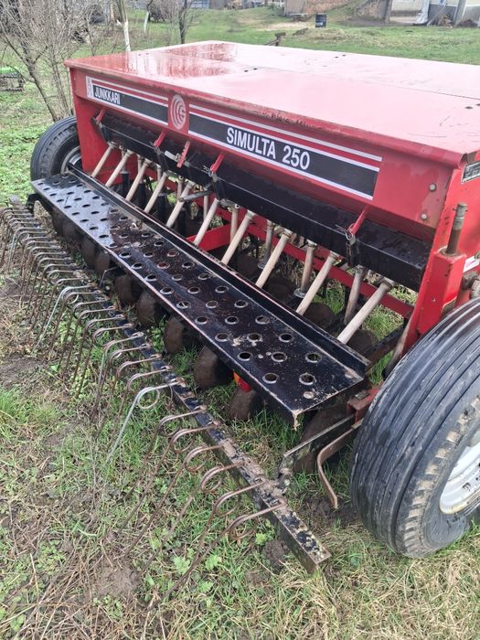 Продам  сівалку сімульта