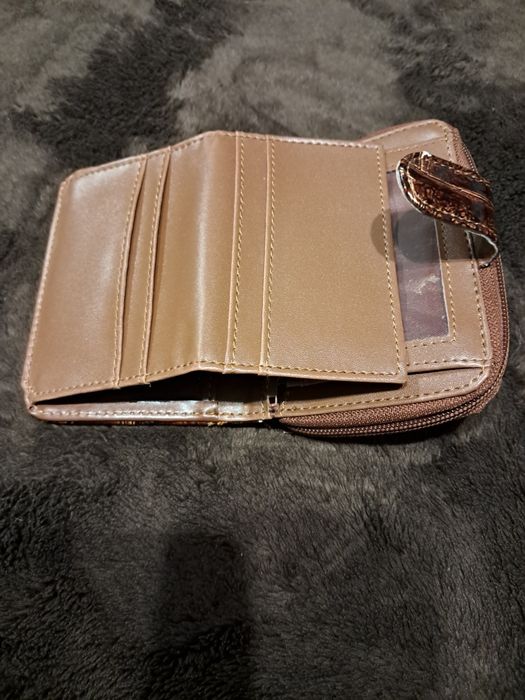 Portfel damski na zamek