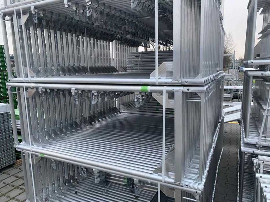 Lekkie aluminiowe rusztowanie Baumann 6,3X12,28=77m2 podesty 3,07m
