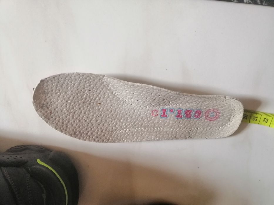 Кросівки як нові 30