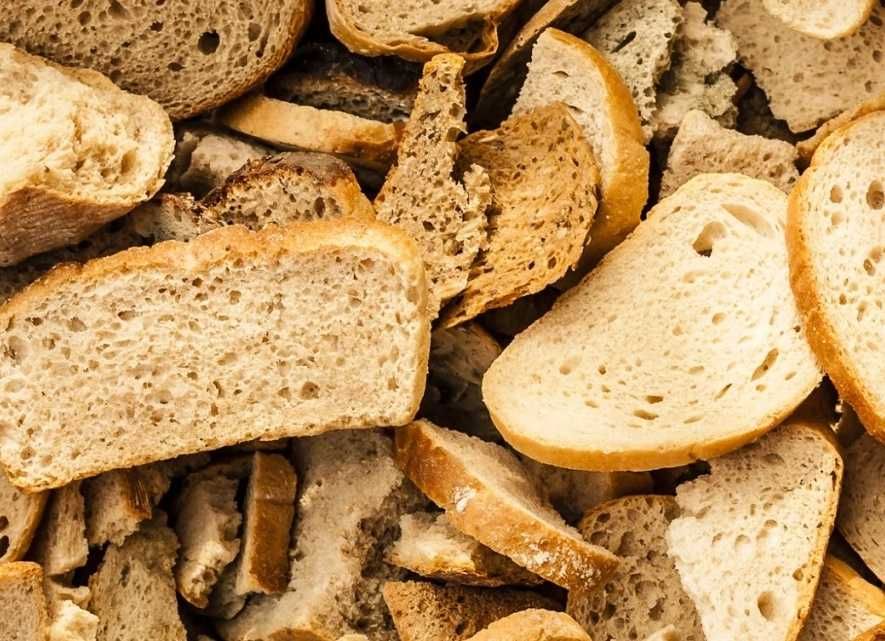 Zwroty pieczywa, suchy chleb, materiał paszowy