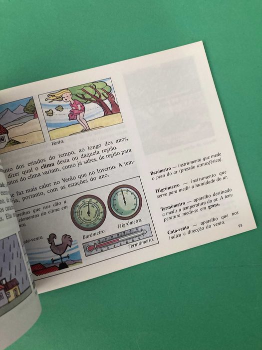Livro Escola Primária Mundo e Vida 3ª Classe Meio Físico e Social Anos 80