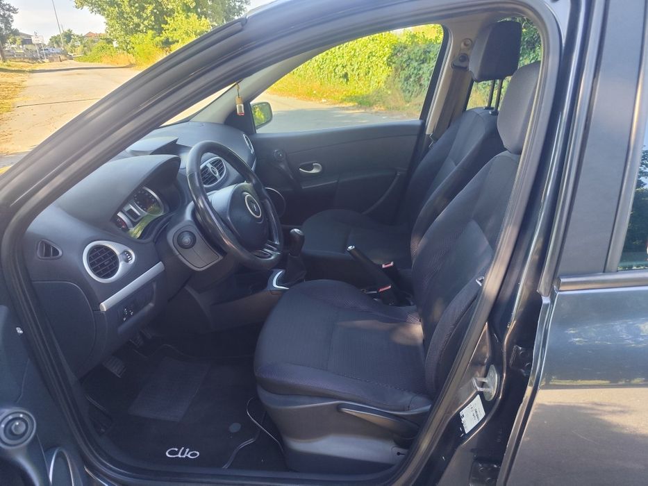 Renault Clio 1.5 DCI 5 lugares 5 lugares ar condicionado bom estado geral