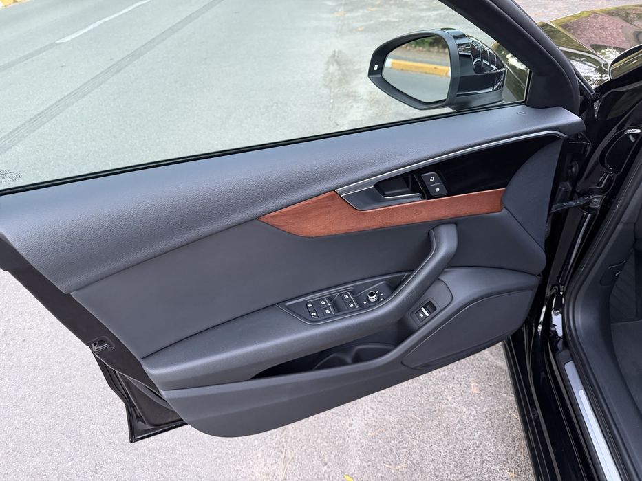 Audi A4 2020 рік