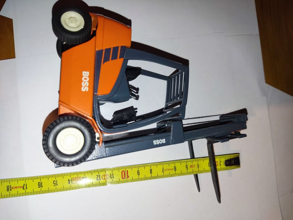 Miniatura de empilhador Boss