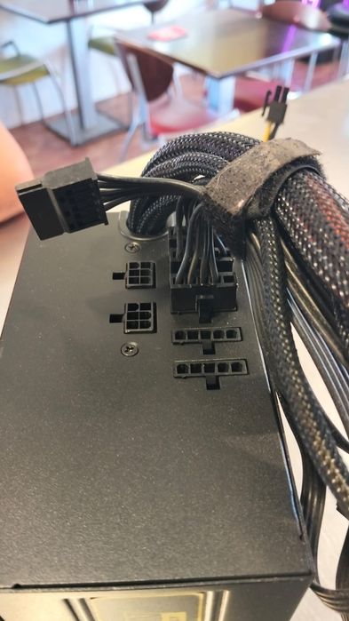 Fonte Corsair 550W VX Series - CMPSUU-550VX