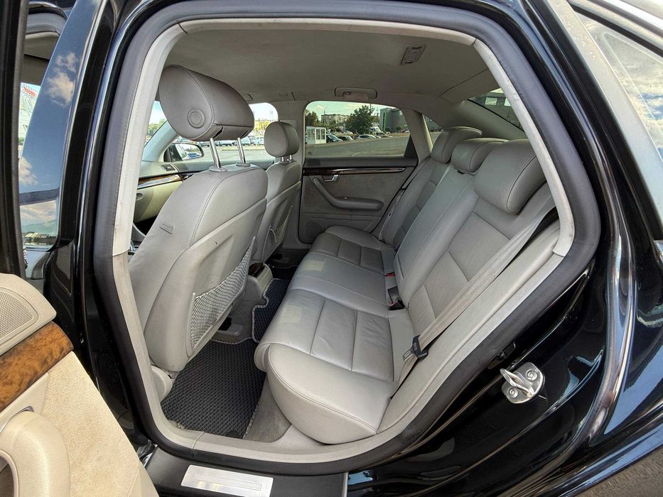 AvtoReal  Audi A4 B7 2005