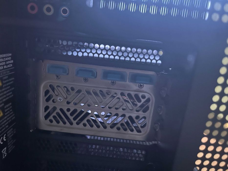 Komputer Gamingowy | ryzen 9 7950x3d | rx 9070 xt nitro + | 32GB CL36 5600Mhz ram | 1.5 Tb ssd | argb |