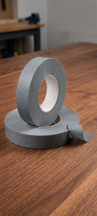 Taśma PE pełna 25 mm – do poliwęglanu 4–10 mm, 25 m