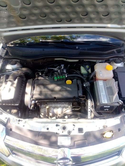 Продам Opel astra h 1.6