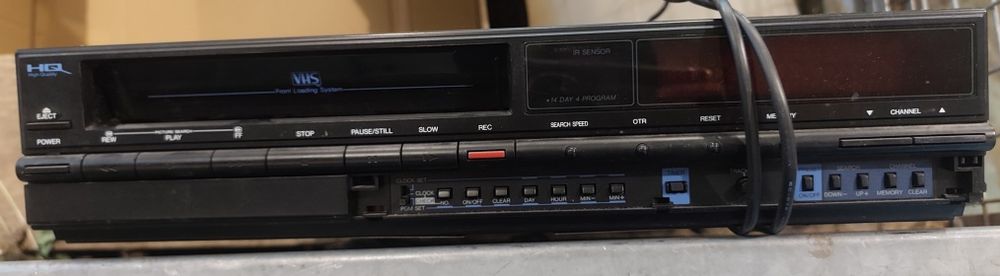 Magnetowid VHS z nagrywarka