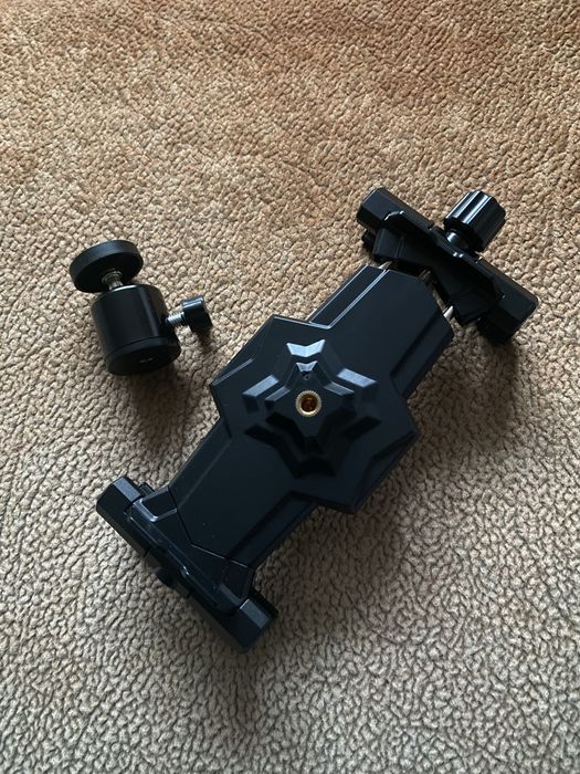 Нове кріплення для планшета