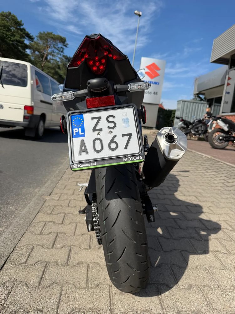 alt