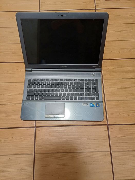 Okazja za 60 zl laptop Samsung  model RC 510   z ladowarka  drugi zasilacz gratis do zakupu