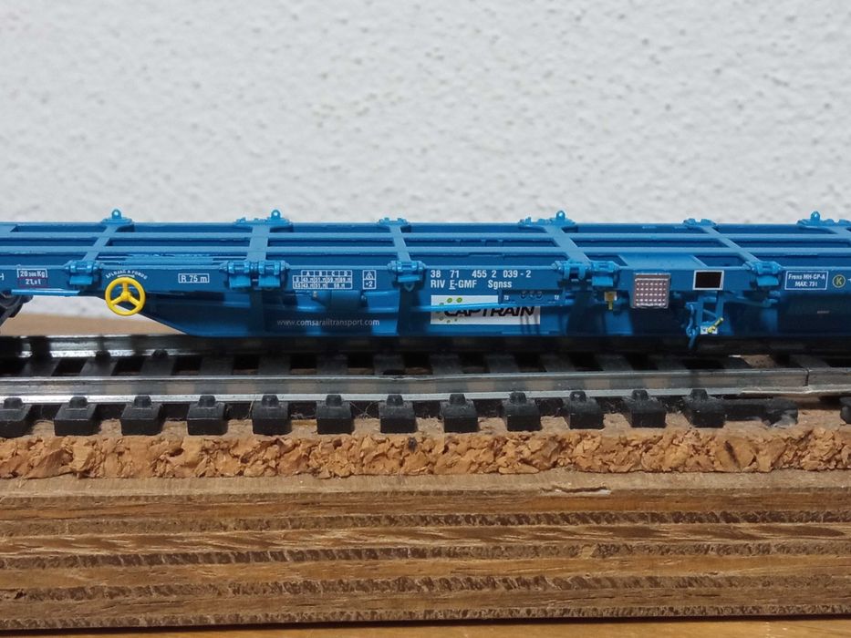 H0 1/87 - vagão plataforma Sgnss CAPTRAIN (ex-COMSA) - PTTRAINS 100014