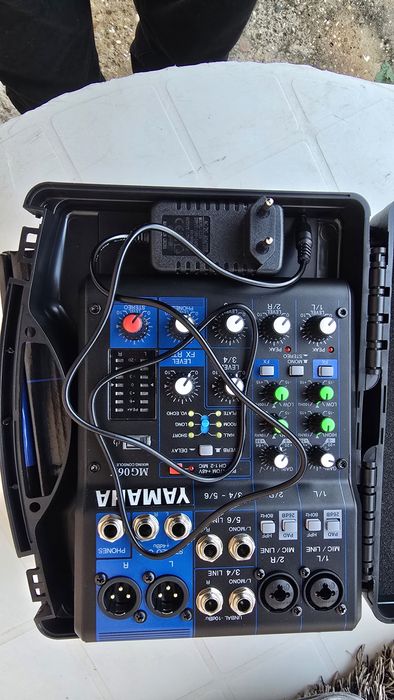 Mesa compacta com caixa