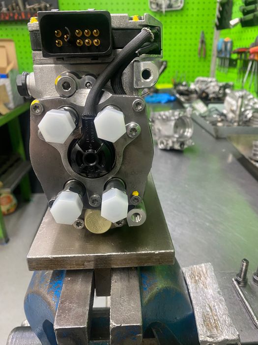 Bomba mitsubishi counter reconstruída