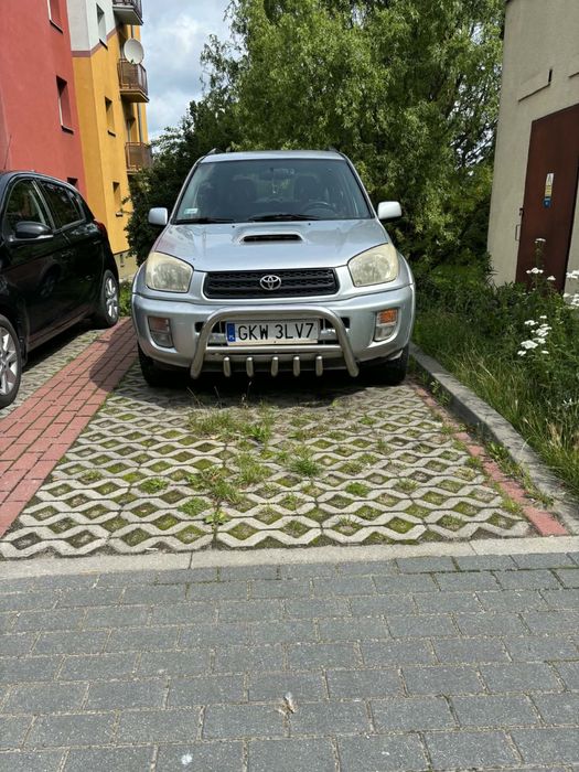 Toyota rav 4 samochód osobowy