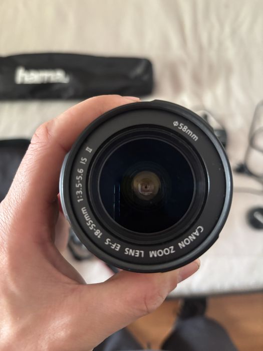 Canon EOS 2000D com 2 lentes e tripé