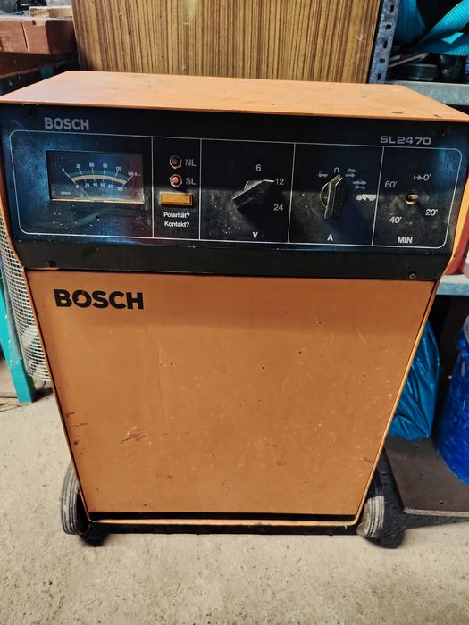 Prostownik BOSCH