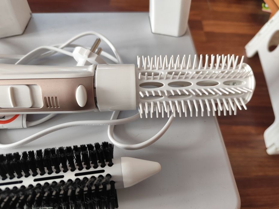 Suszarka do włosów modelująca