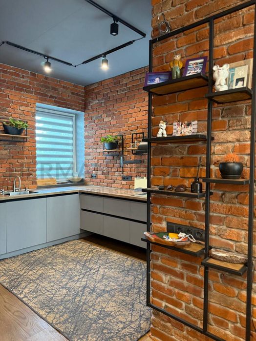 Продаж 2к квартири 64 м.кв / вул. Кошицька, Центр