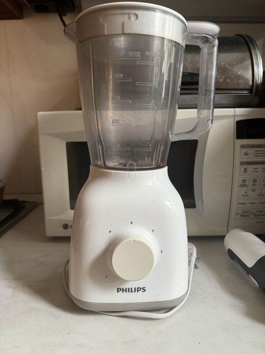 Блендер Philips белый