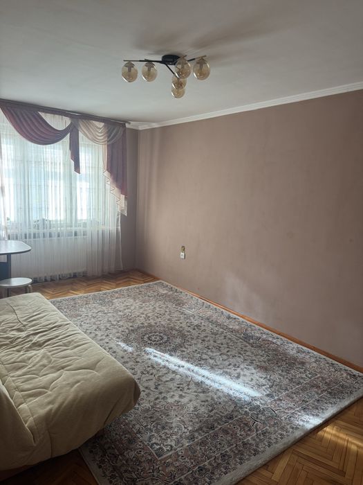 Продаж 2 кімнатної квартири від власника! Набережна незалежності 13