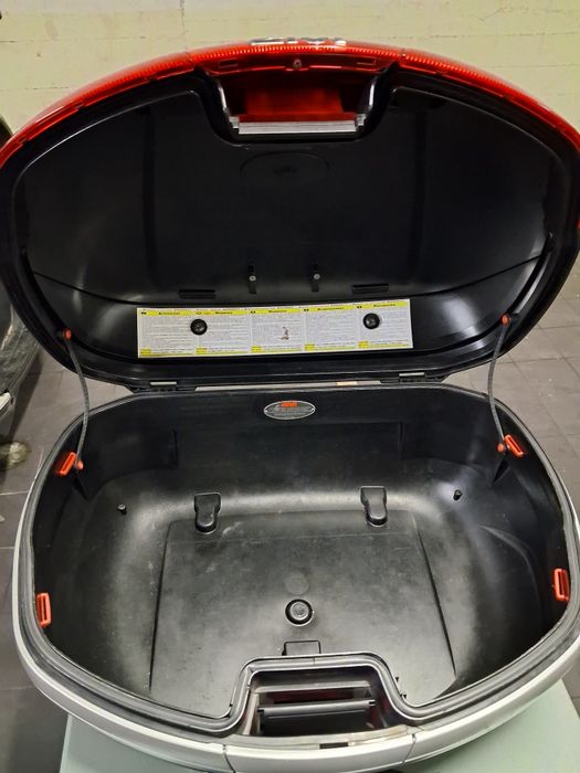 Top case givi v46 com base