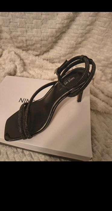 Brokatowe błyszczące szpilki